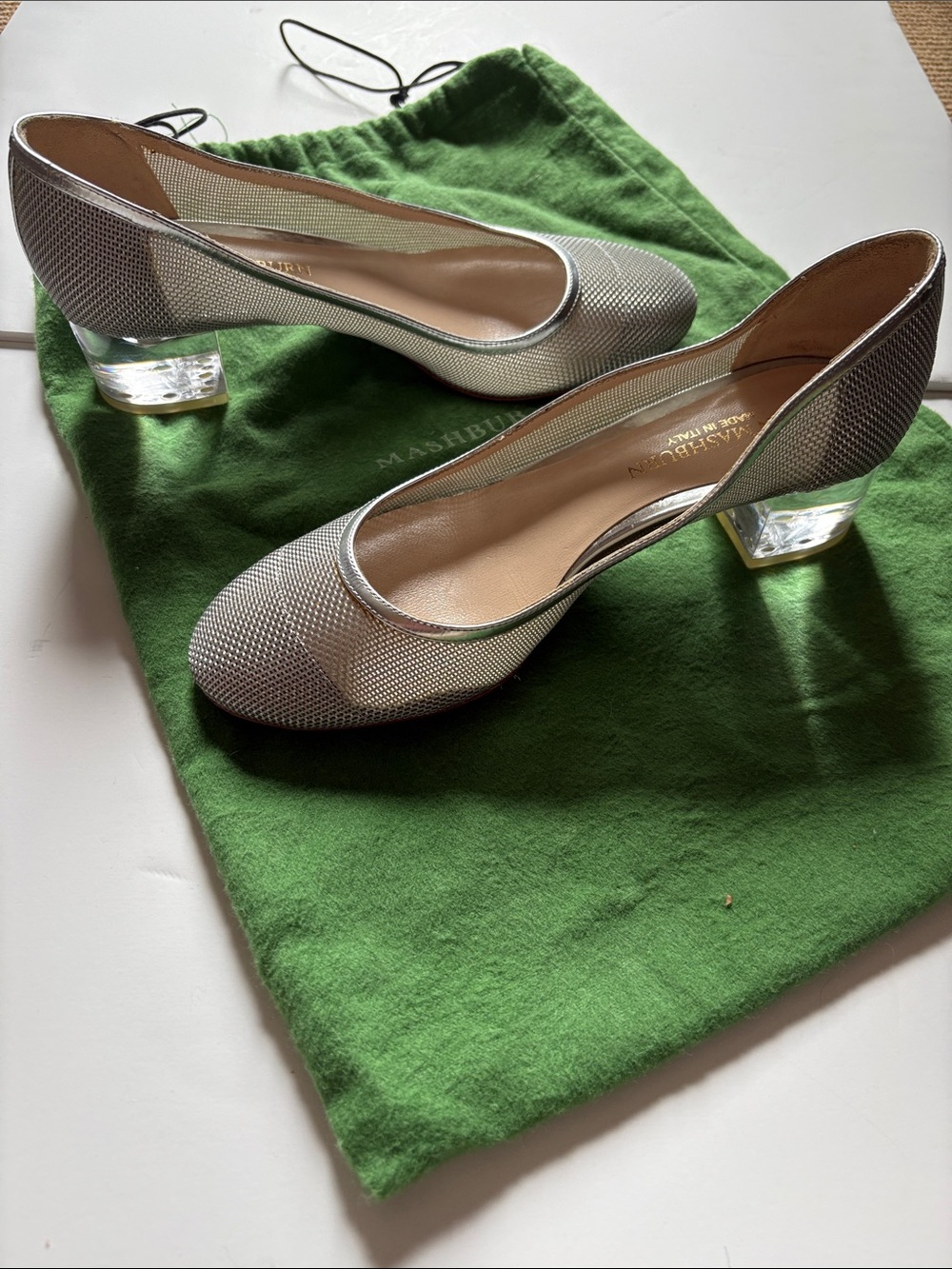 Gorgeous Ann Mashburn Acrylic heel pumps - Picture 4 of 14